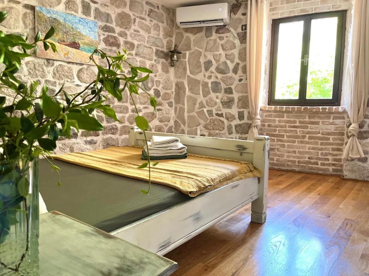 Una Apartments Kotor Eksteriør bilde
