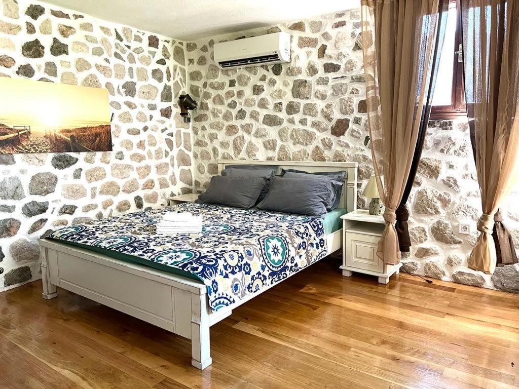 Una Apartments Kotor Eksteriør bilde