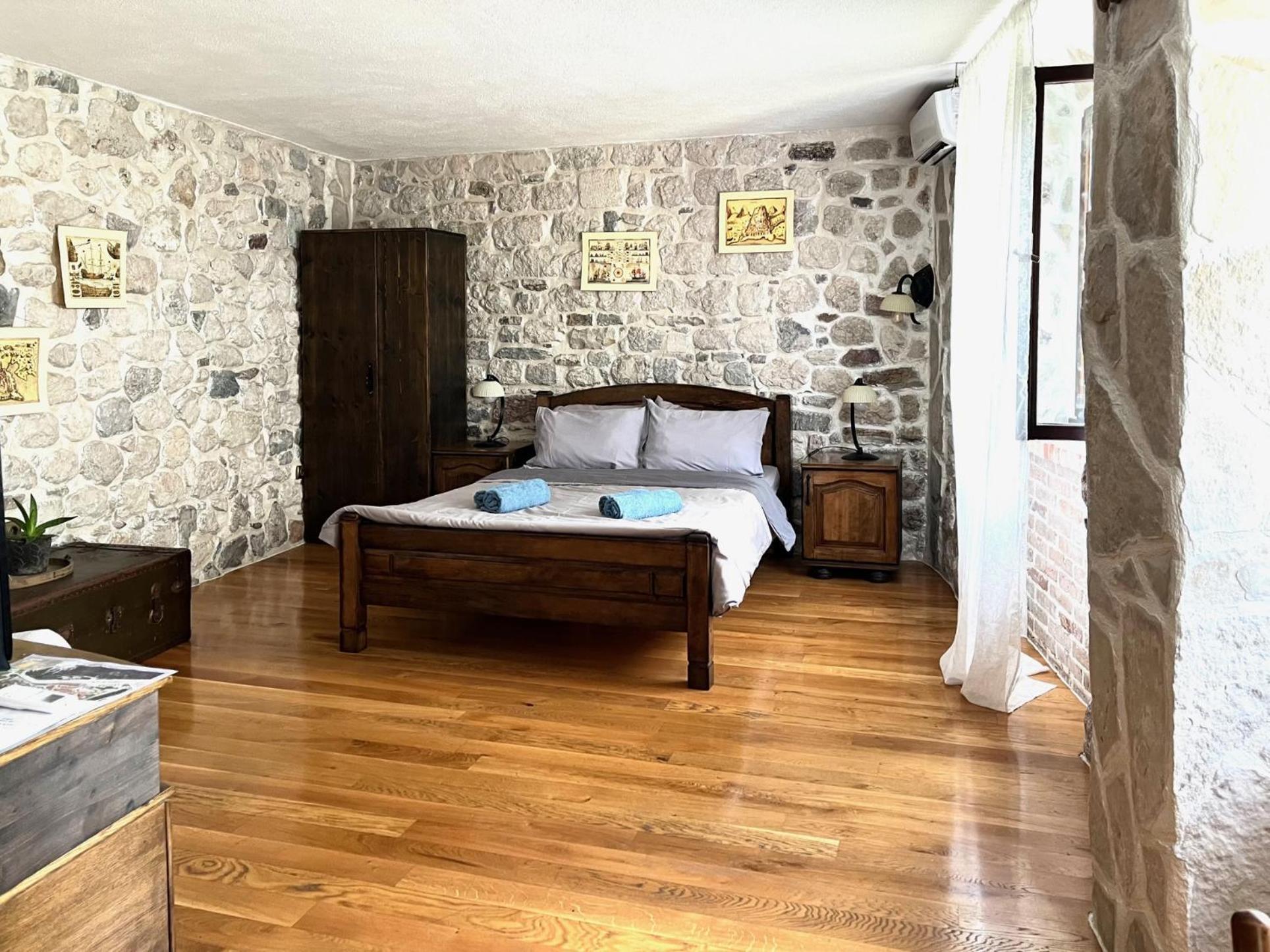 Una Apartments Kotor Eksteriør bilde