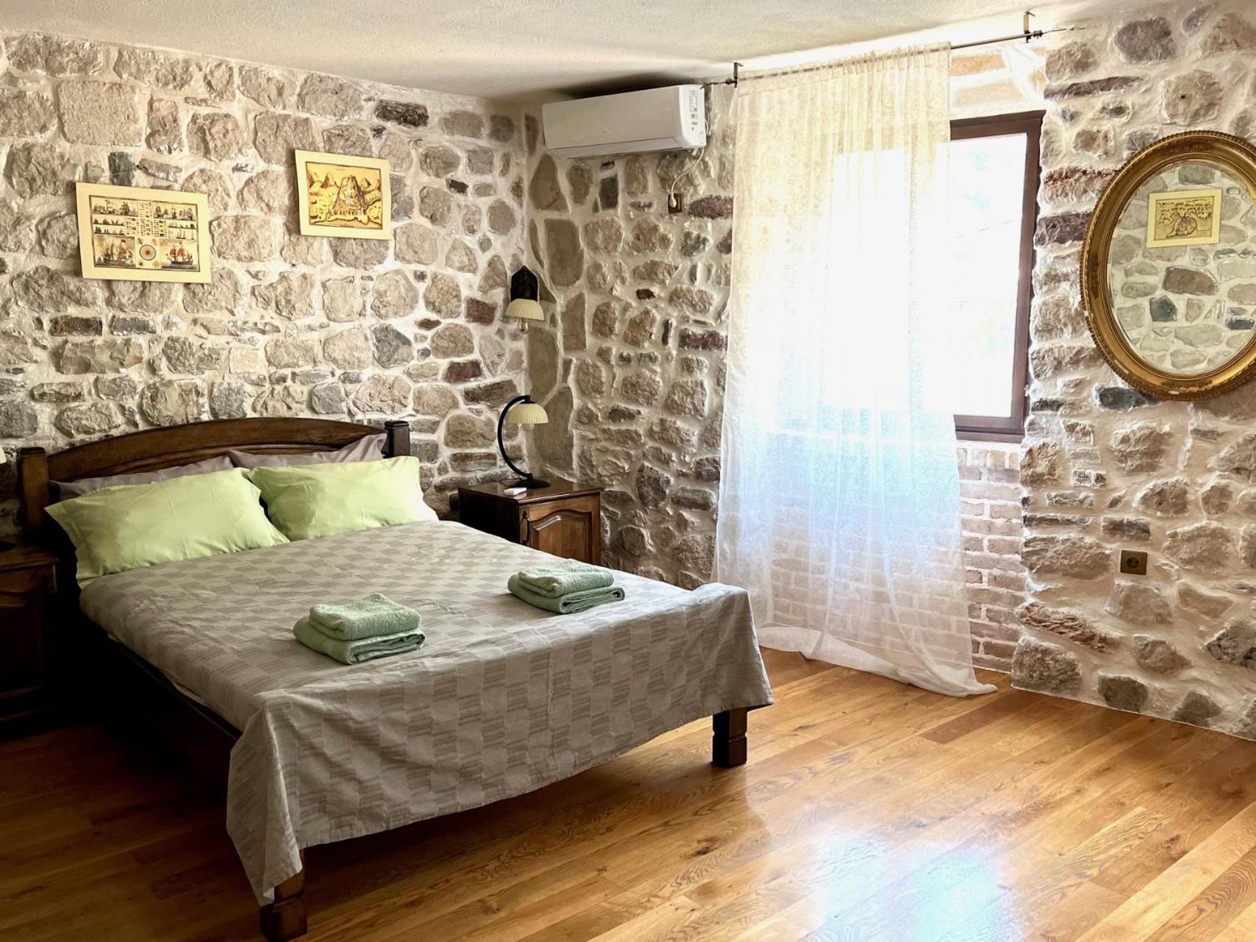 Una Apartments Kotor Eksteriør bilde