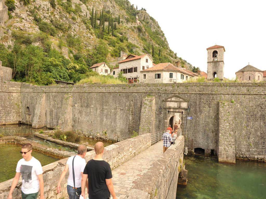 Una Apartments Kotor Eksteriør bilde
